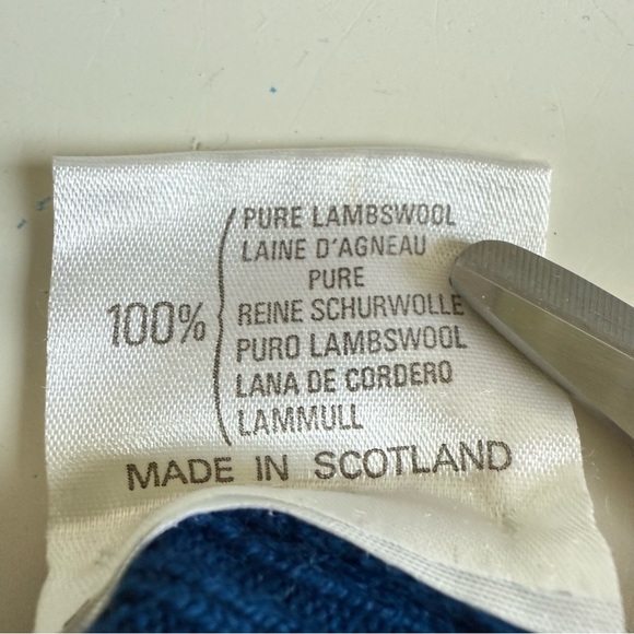 Vintage Pringle Mens Blue V-Neck Sweater Blue 100% Pure Lambswool Classic  L - Picture 9 of 10